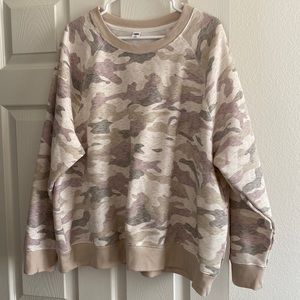 Old Navy Camo Sweatshirt XXL